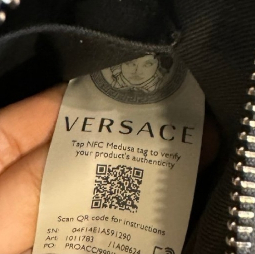 Versace Metallic Black Calf Leather 2-way Handbag with Crossbody Original Strap💜 - Picture 9 of 10